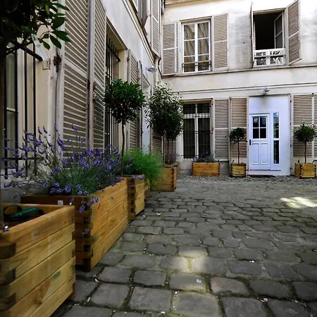 Helzear Montorgueil Paris