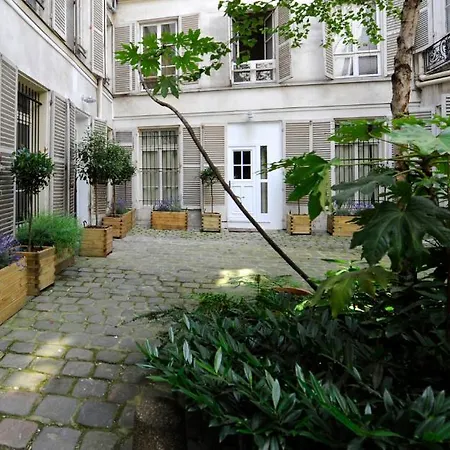 Helzear Montorgueil * Paris